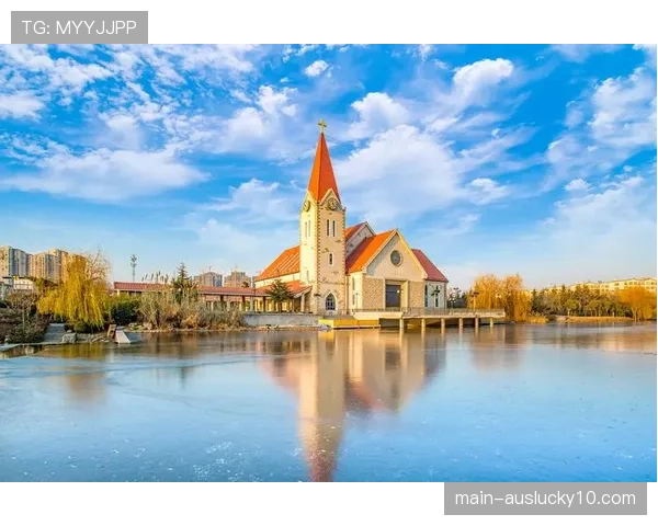 欧冠主题电车在米兰投入运营,串联圣西罗与米兰大教堂 欧冠主题电车在米兰投入运营,串联圣西罗与米兰大教堂