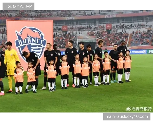 父子传承：资深队医之子以球童身份首次踏入中超赛场